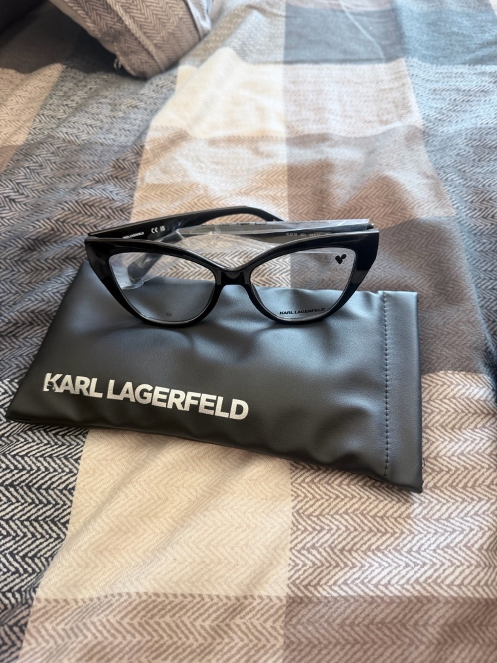 NWT Karl Lagerfeld model KL6178 in black